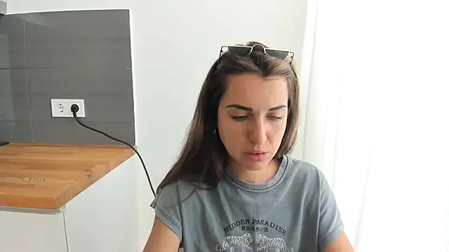 summmmersky1 live cam on StripChat