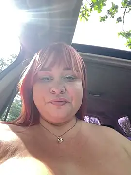 LadyDreams11 webcam