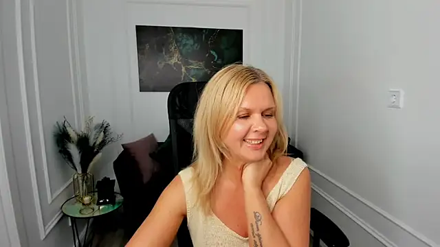 AgathaKlouin webcam