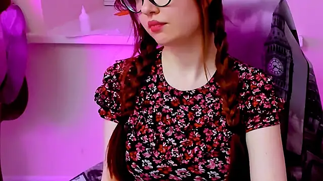 CarolGiggly webcam