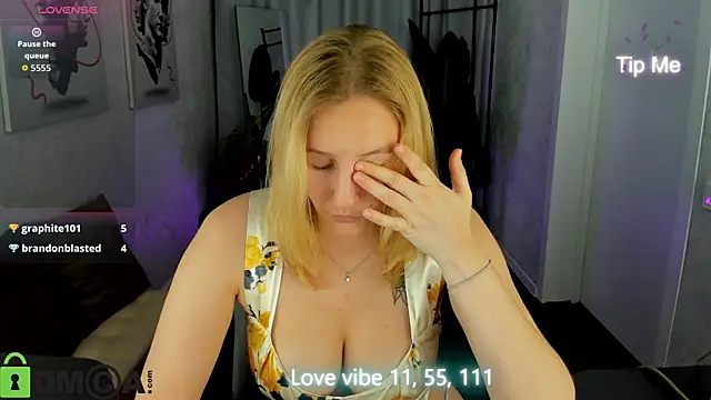 Anna_Chelsea live cam on StripChat