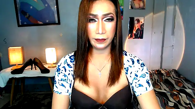 littleredbunny27 webcam