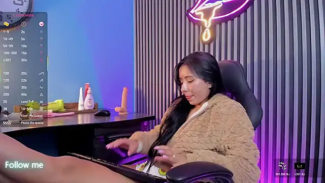 Luna_roose1 webcam