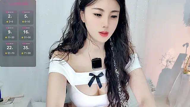 ZzzU_Uo live cam on StripChat