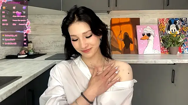 Eniamhaaaaa live cam on StripChat