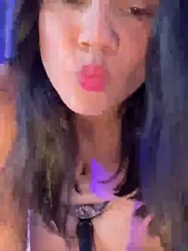 mahia_queen live cam on StripChat