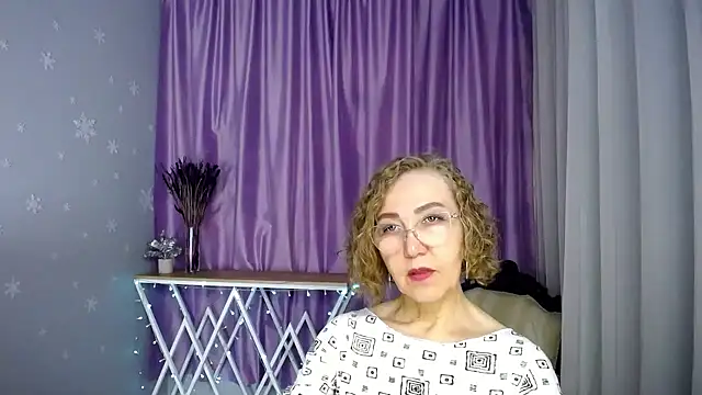queen_a_n_i webcam
