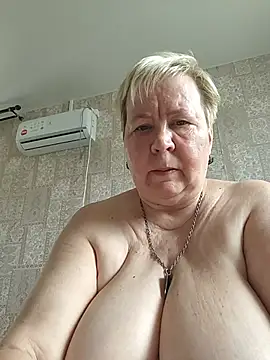 EffectFiona live cam on StripChat