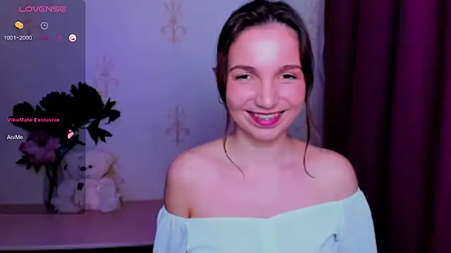 KindHazelHere_ live cam on StripChat