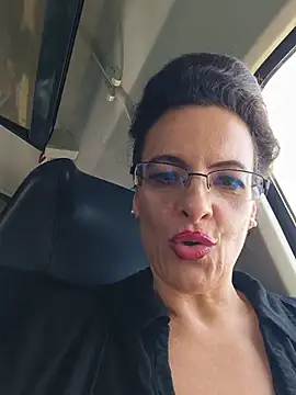 rebeccanoble (F milf) - Vibe my pussy 🔥hard 🥵 in train 6 minct