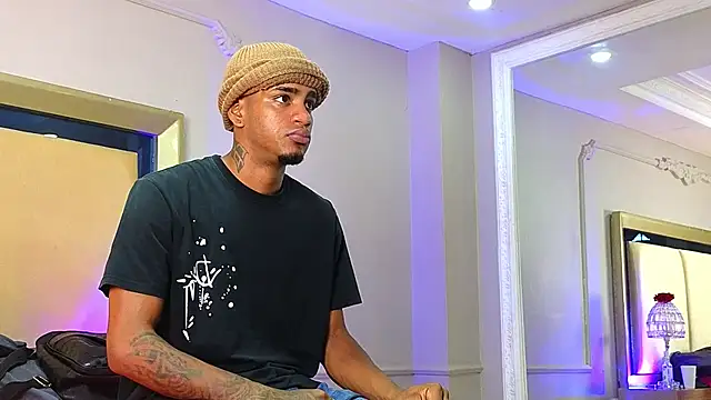 AaronCruz_ webcam