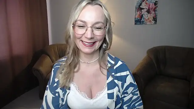 Ava_Elior webcam