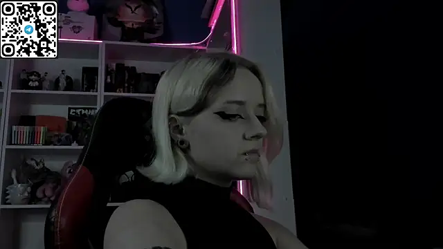 Holy_Mistress_S webcam