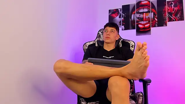 eithan_boy_ webcam
