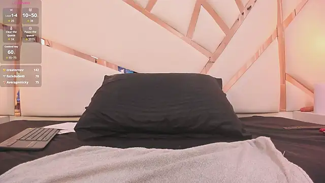 Abby_black_star webcam