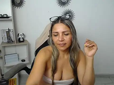 cum_bigass webcam