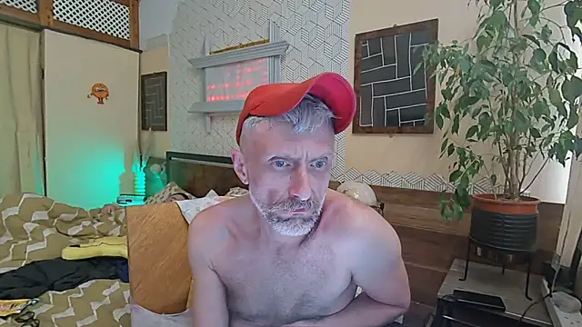 your-new-hoT-uncle webcam