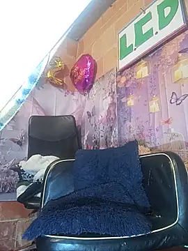 isis_milove webcam