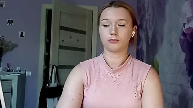 RaeannRoewe webcam
