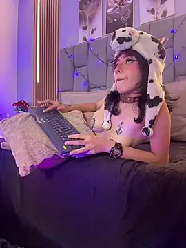 Mika_love_milo webcam