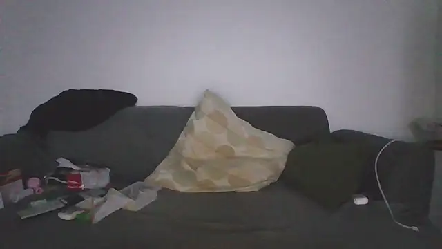 YourBadboy718 webcam