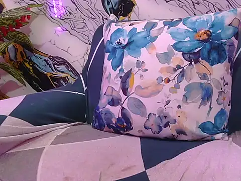 cute-tina35 webcam