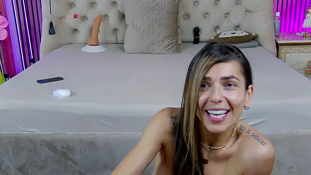 PlayfulShow webcam