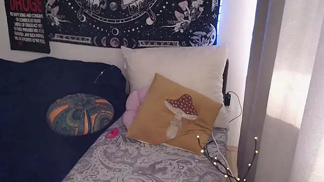 AlienforTwenty webcam