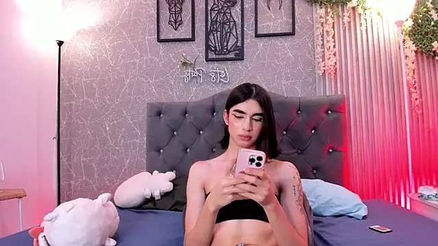 lana_gill1 (T teen) - lots of milk show