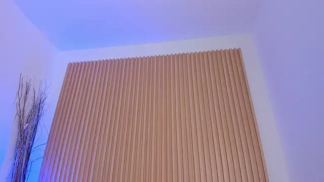 GenesisRuiz live cam on StripChat
