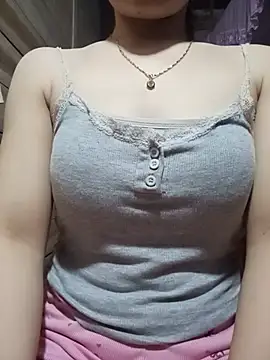 LucyyLy webcam