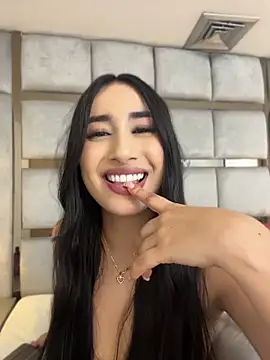 IvonneOwen webcam