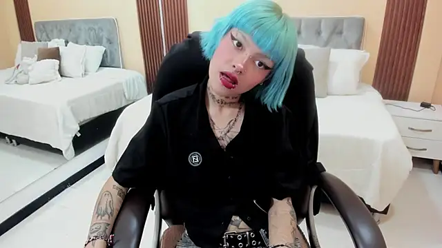 Bela_Craxkerr webcam