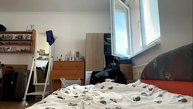 PillowPeachX webcam