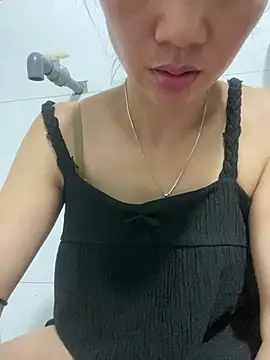 Linda-babyy live cam on StripChat
