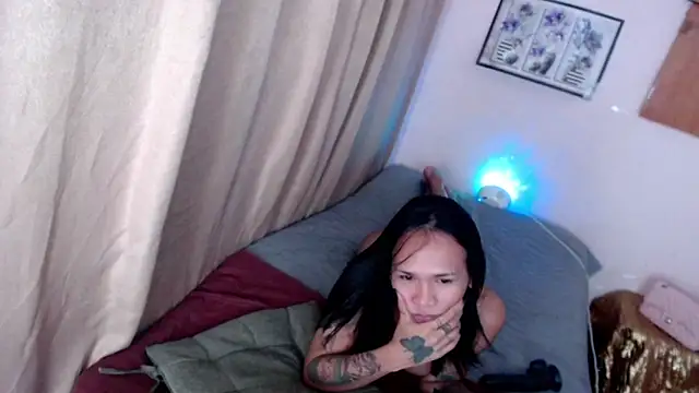 NathalieMea live cam on StripChat