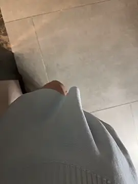 gougou13 live cam on StripChat