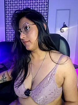 Amber_gold_ live cam preview on Stripchat
