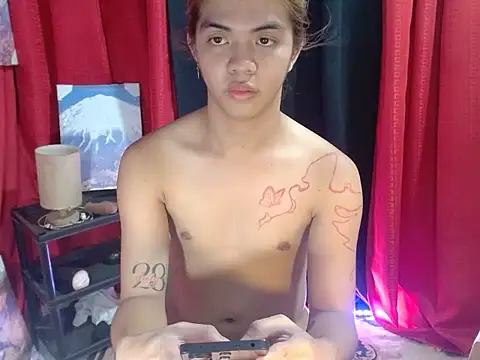 InocentTsYhannaUncut webcam