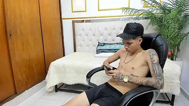 paul_ponce webcam