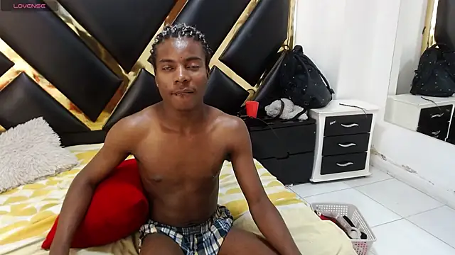 NoahJhonson69 webcam