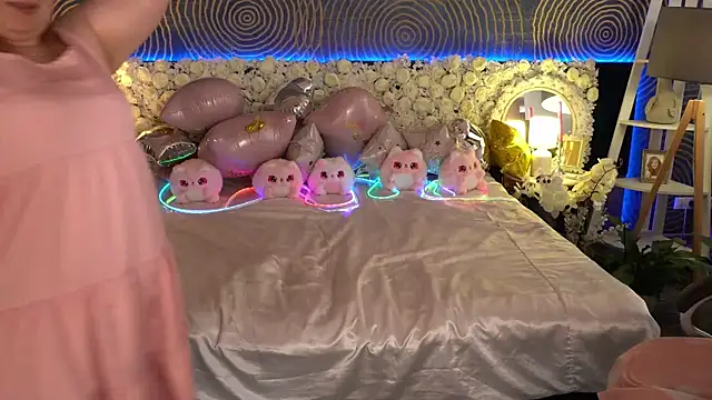 AlissyaGrayy webcam