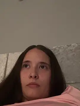 Poppylooloo webcam