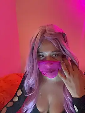 lucey_001 - Lucey_001's free webcam - UK Sex Cams