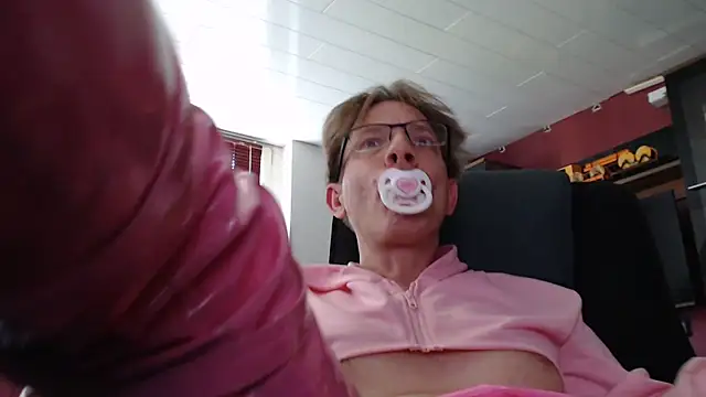 Fem-Boy40 webcam