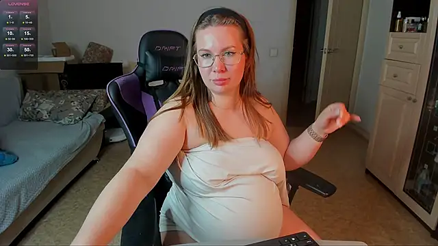 stella_vestal webcam