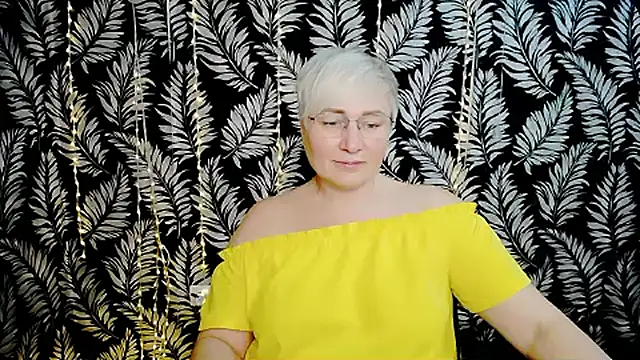 Olivia_playful webcam