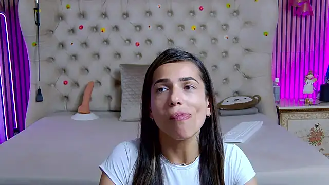 PlayfulShow webcam