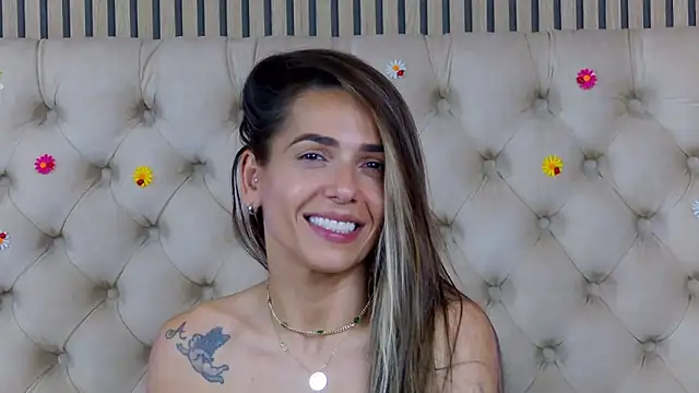 PlayfulShow webcam