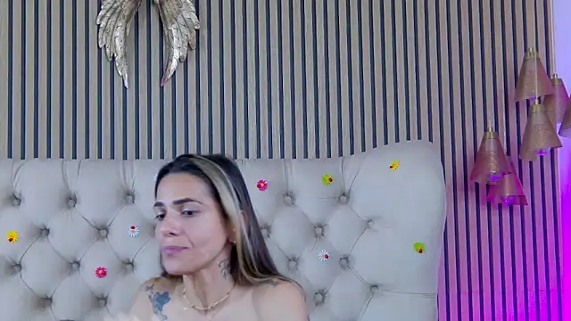 PlayfulShow webcam